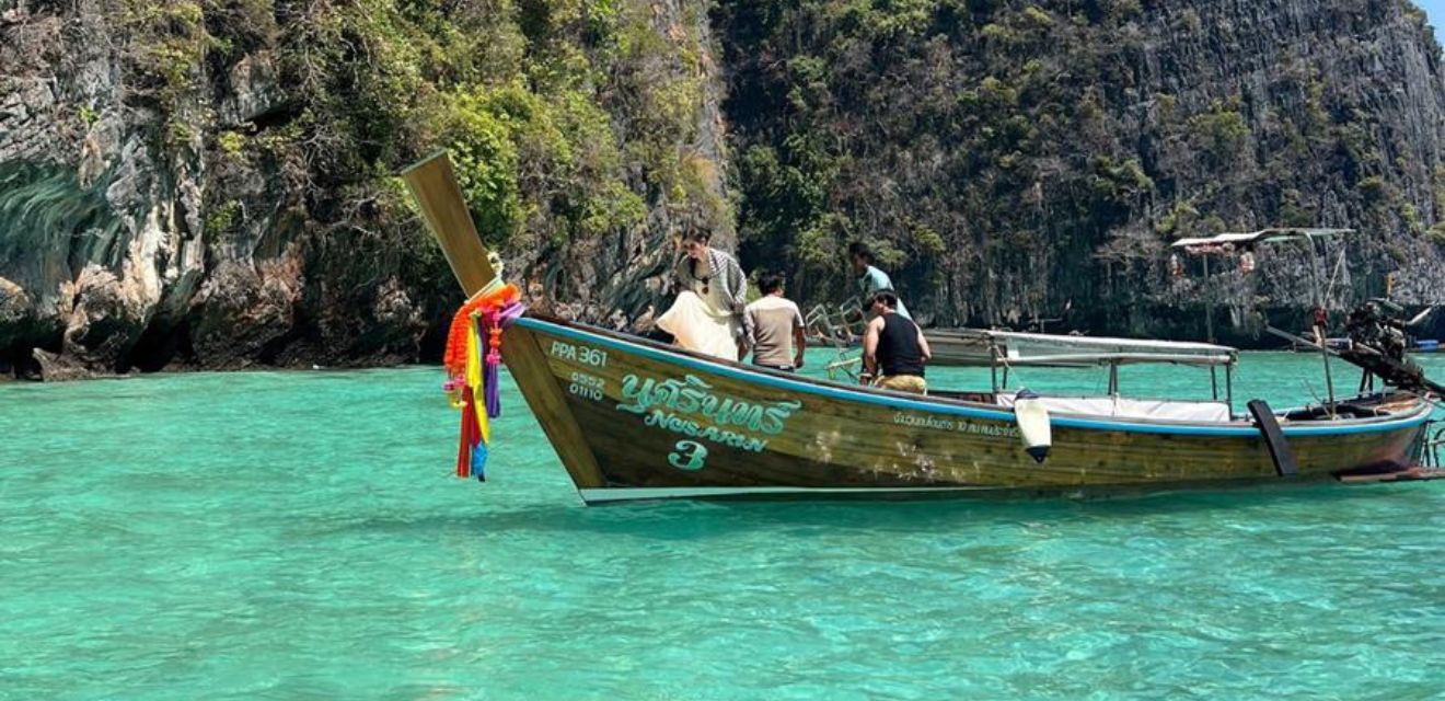 private longtail boat pileh bay phi phi island